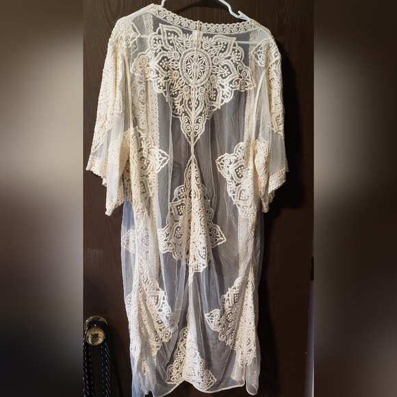 Elegant Cream Lace Kimono Duster - Picture 5 of 5